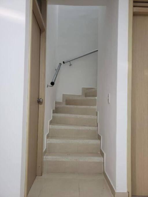 Casa En Con Aire, Piscina Y Gimnasio.